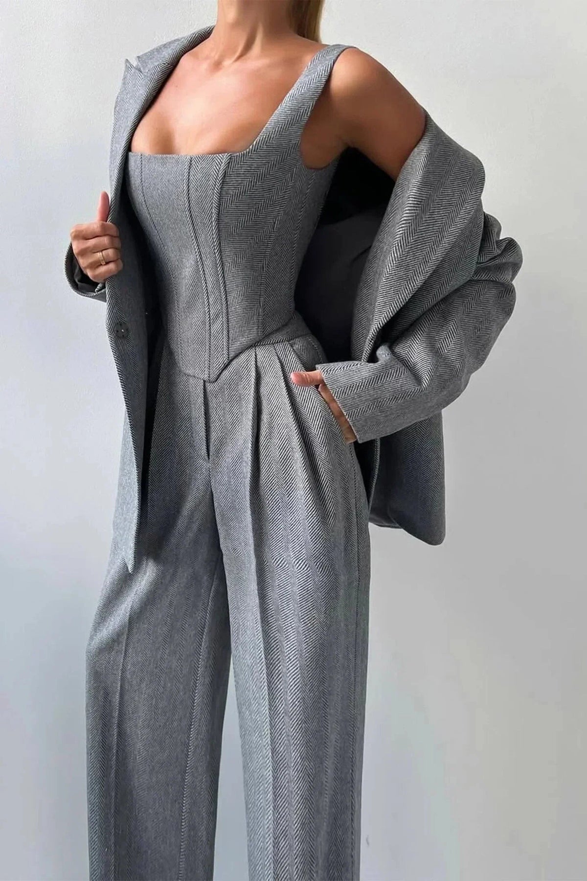 Helena - Women's three-piece fitted outfit with fitted top - photo 6