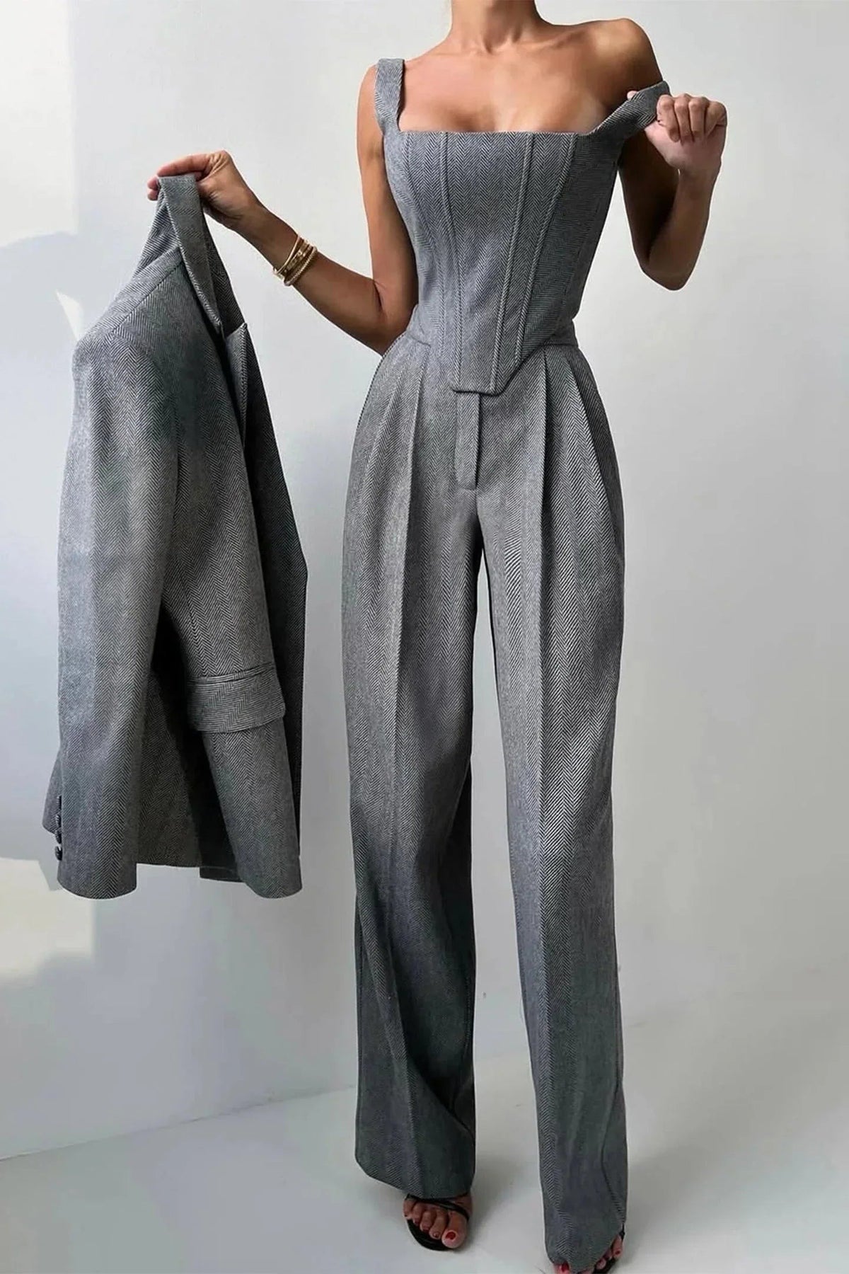 Helena - Women's three-piece fitted outfit with fitted top - photo 8