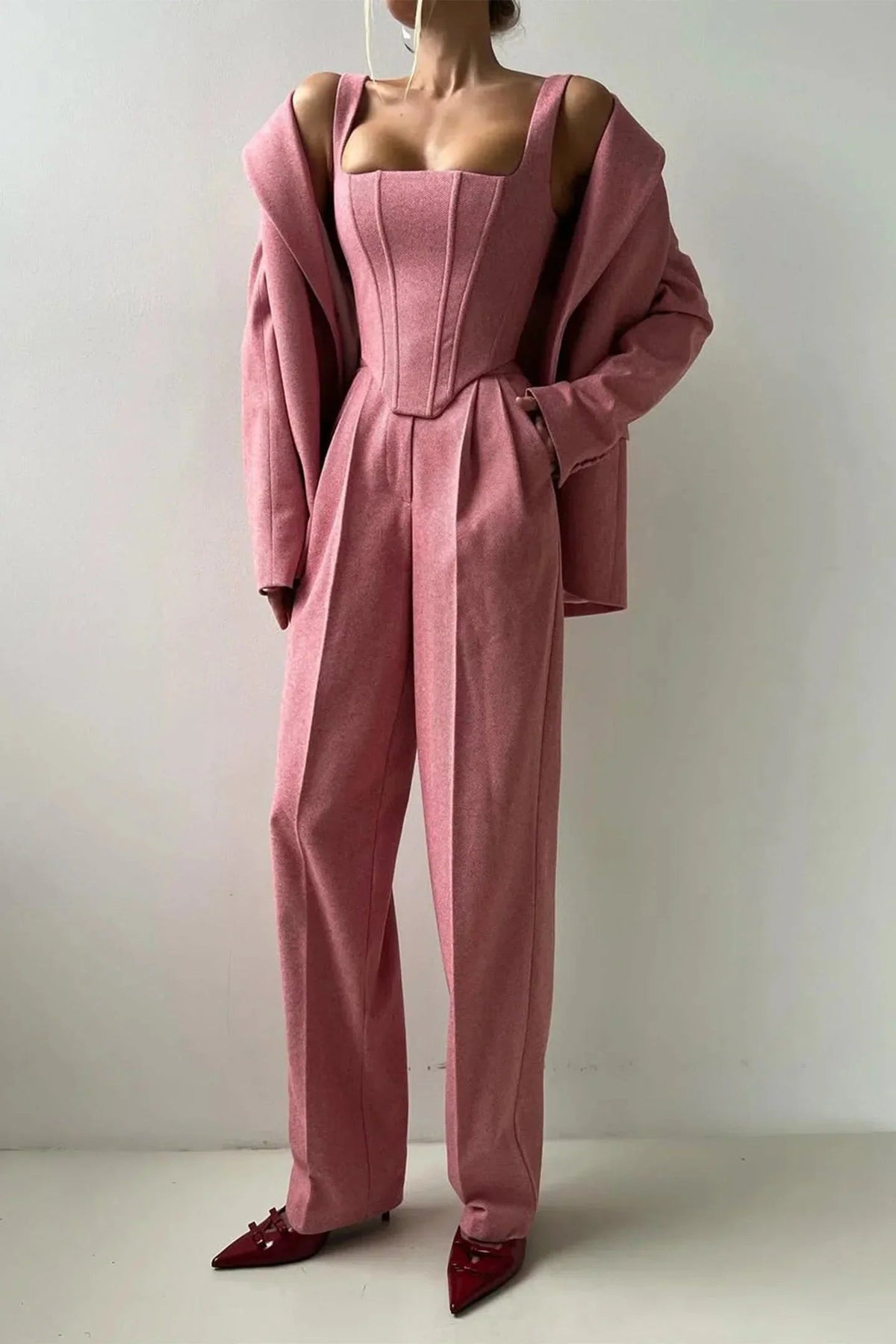 Helena - Women's three-piece fitted outfit with fitted top - photo 2