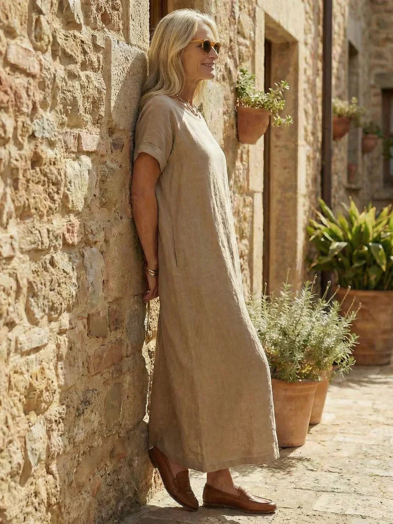 Frederica - Women's Oversized Maxi Dress with Short Sleeves - photo 3