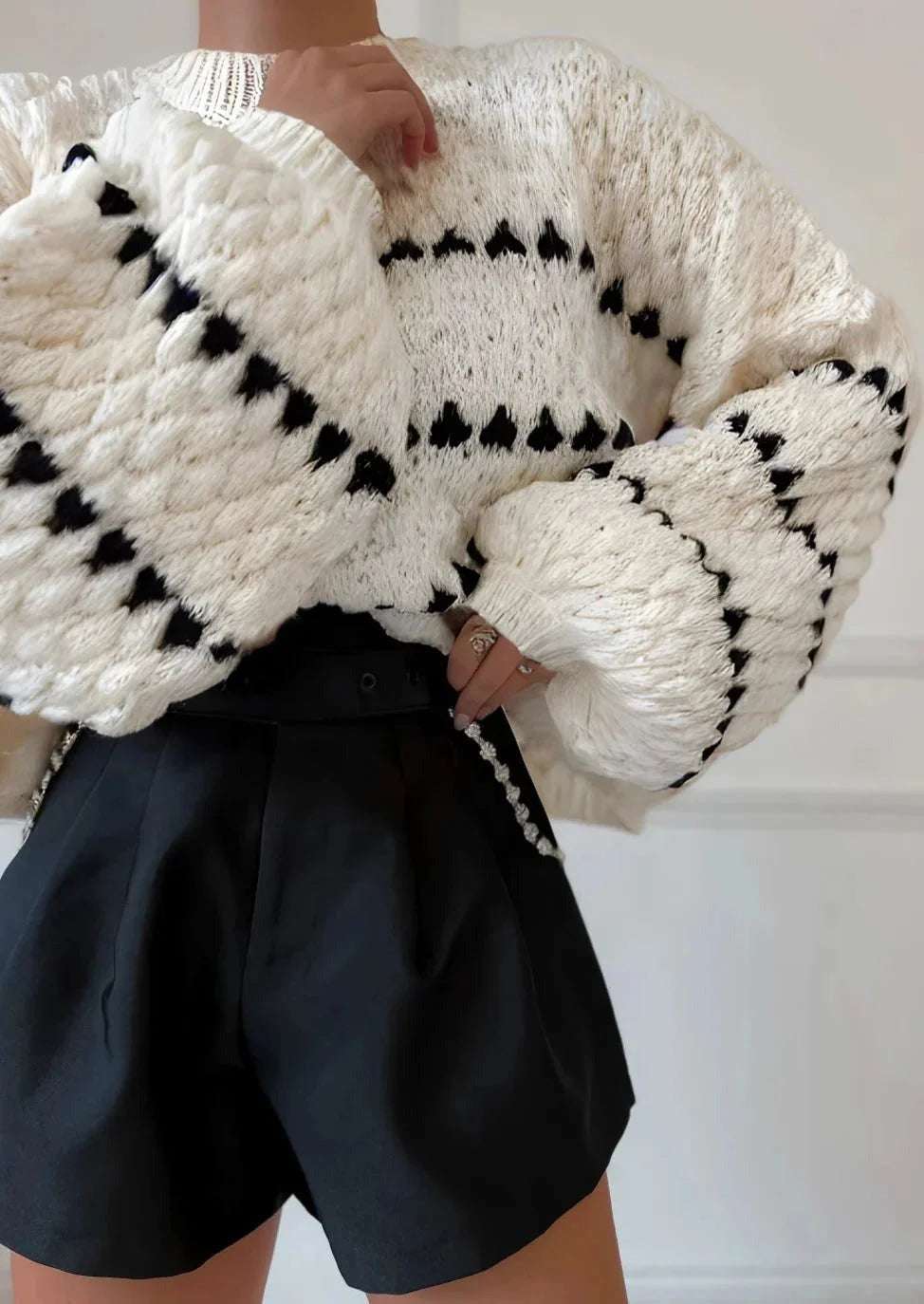 Gertrude - Women's Jumper with a Knitted Finish and a Wrap Front - photo 4