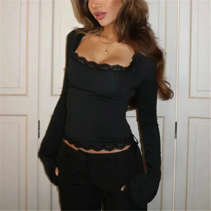 Mariana - Women's long-sleeved top with elegant lace - photo 2
