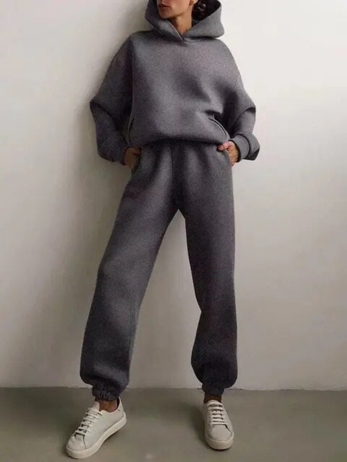 Malin - Women's Cropped Lounge Set with an Elasticated Waist – view 6