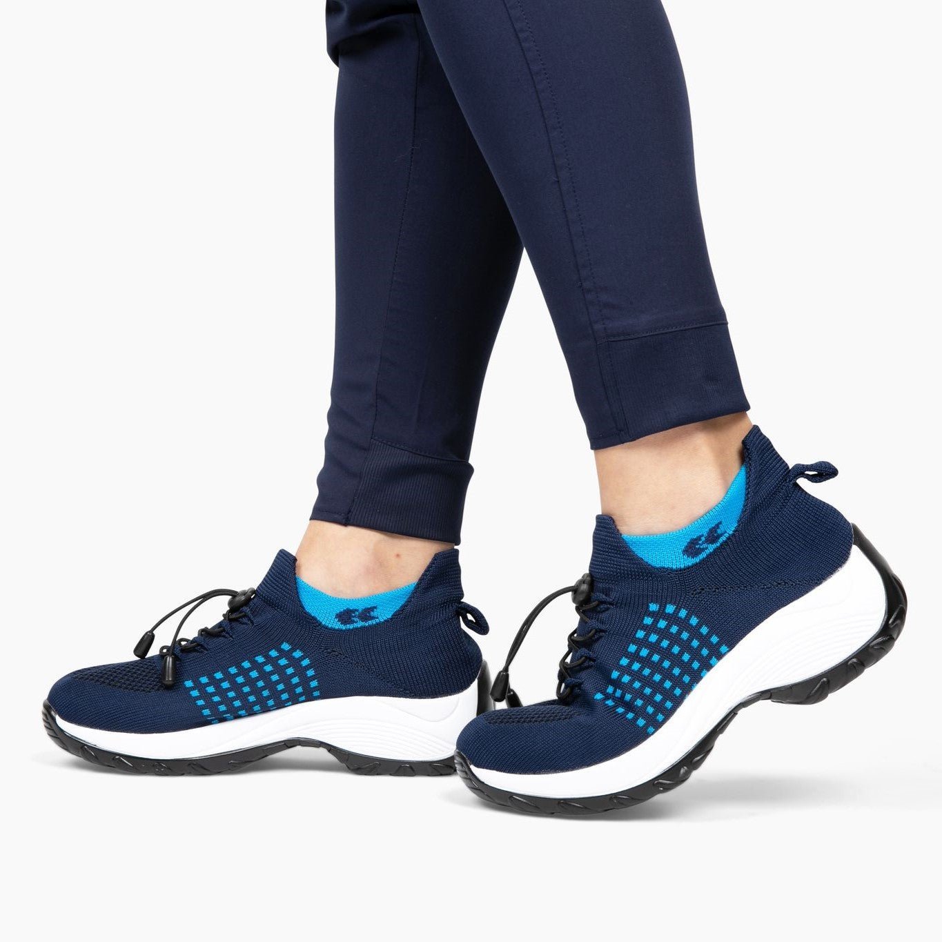 Scarpe ortopediche da passeggio da donna con vestibilità elasticizzata e supporto ammortizzato