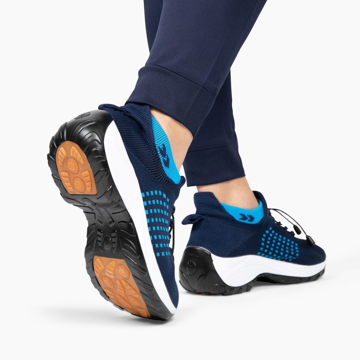 Scarpe ortopediche da passeggio da donna con vestibilità elasticizzata e supporto ammortizzato