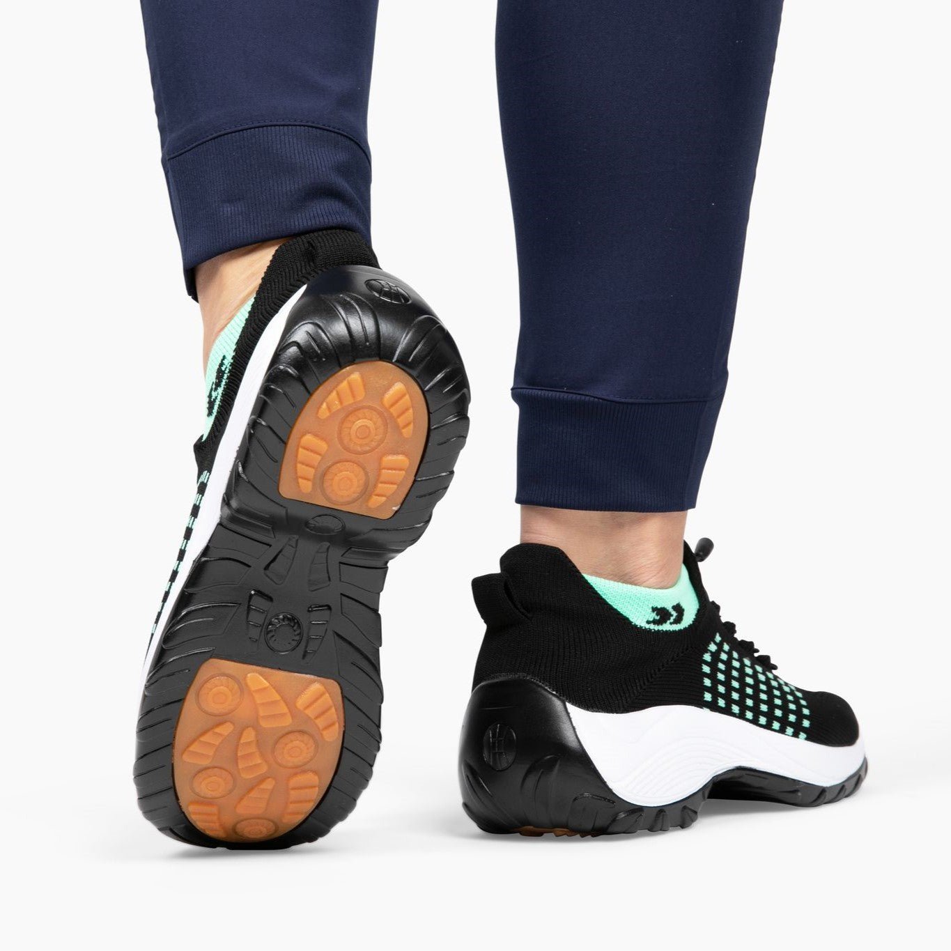 Scarpe ortopediche da passeggio da donna con vestibilità elasticizzata e supporto ammortizzato