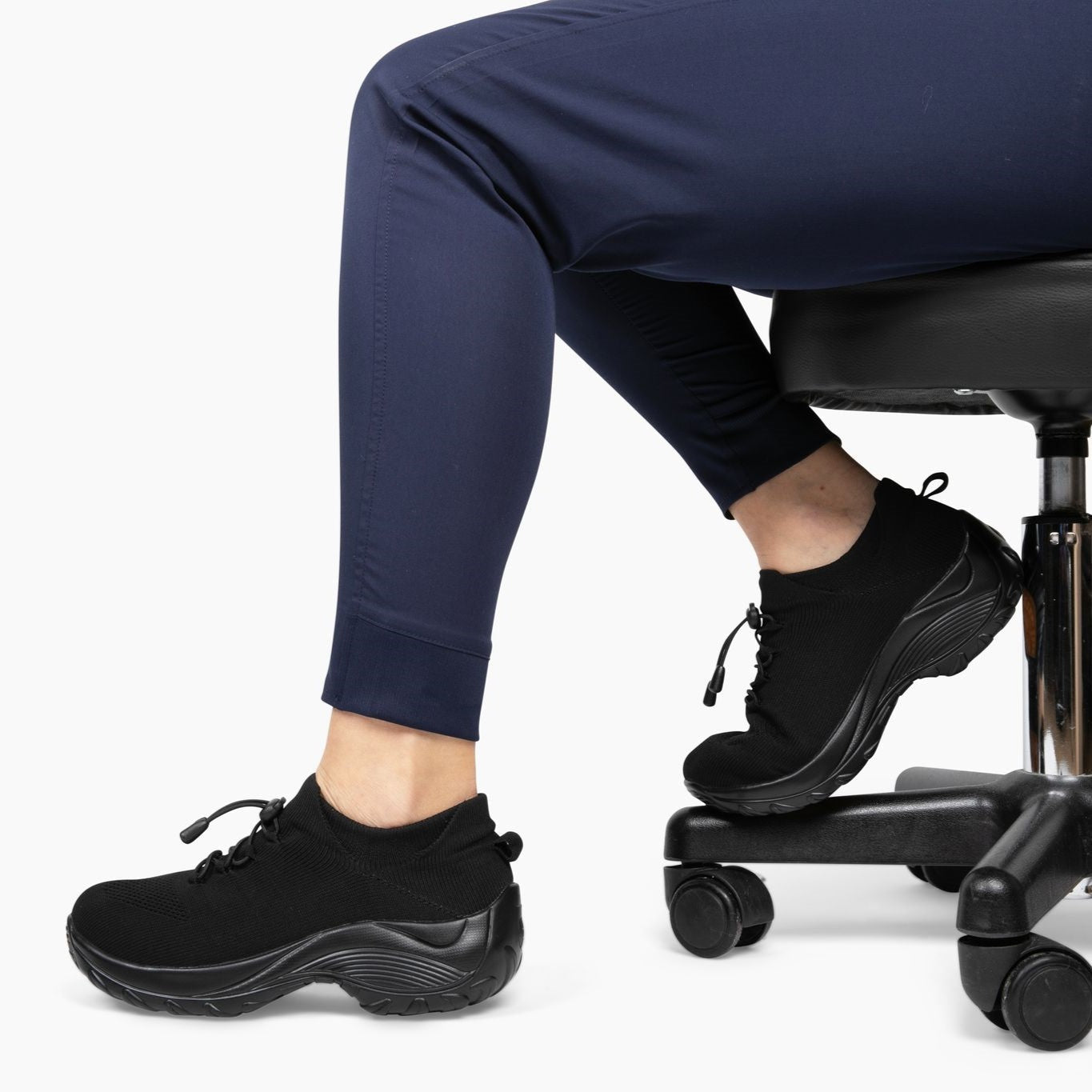 Scarpe ortopediche da passeggio da donna con vestibilità elasticizzata e supporto ammortizzato