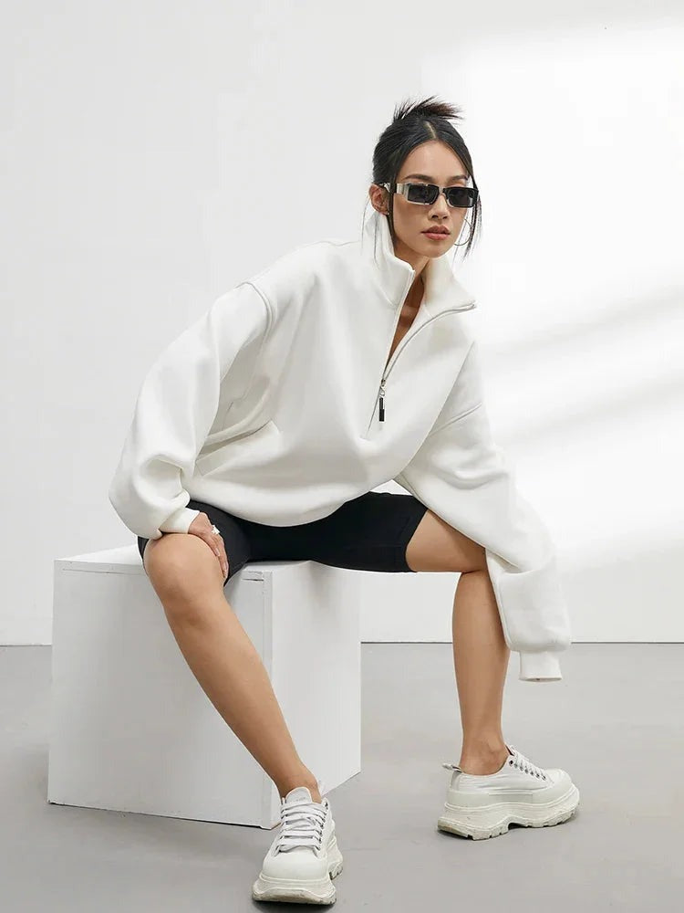 Laura - Women's oversized half-zip white cotton hoodie - photo 4
