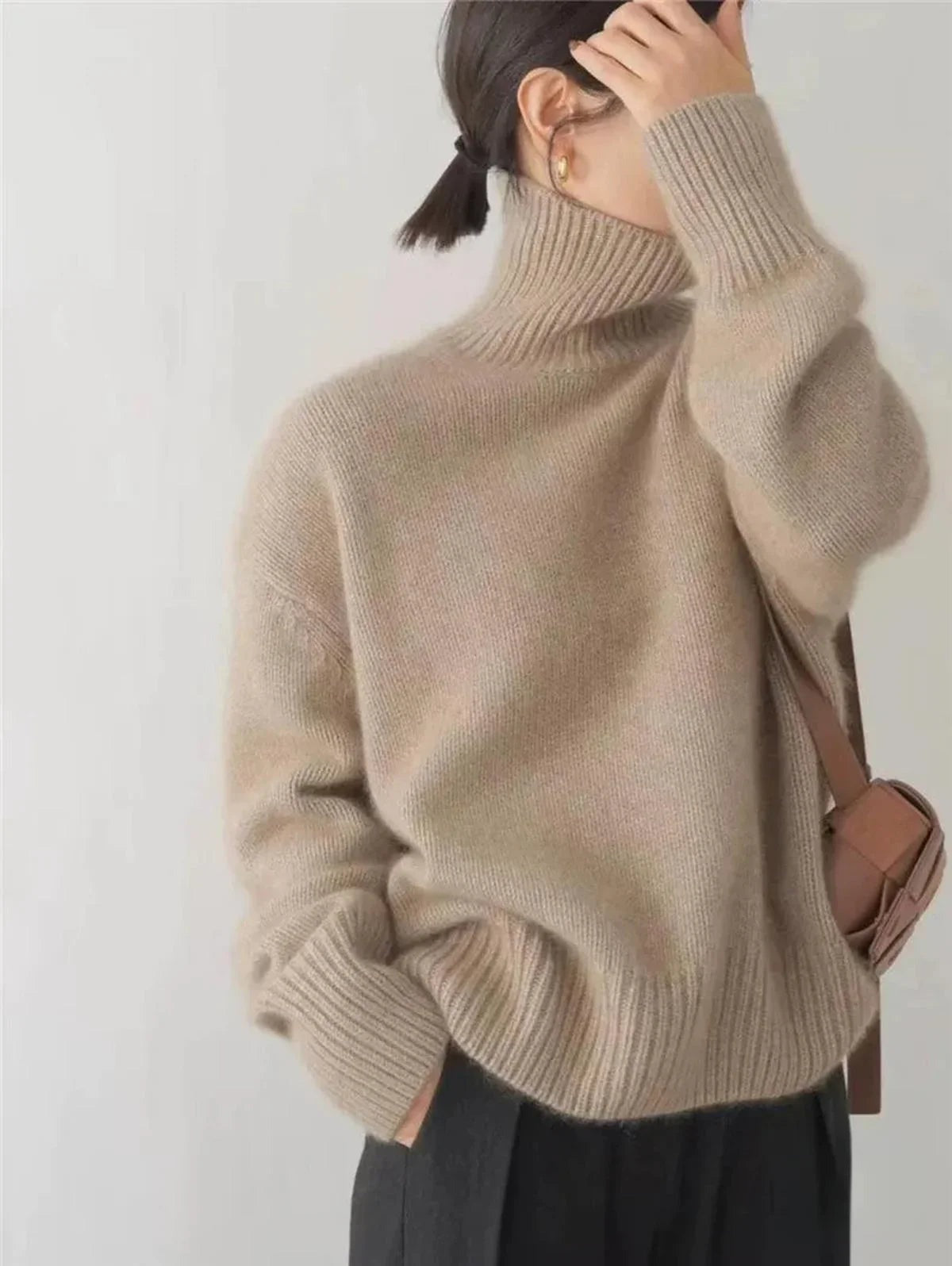 Lauren - Women's soft and comfortable turtleneck sweater - photo 3