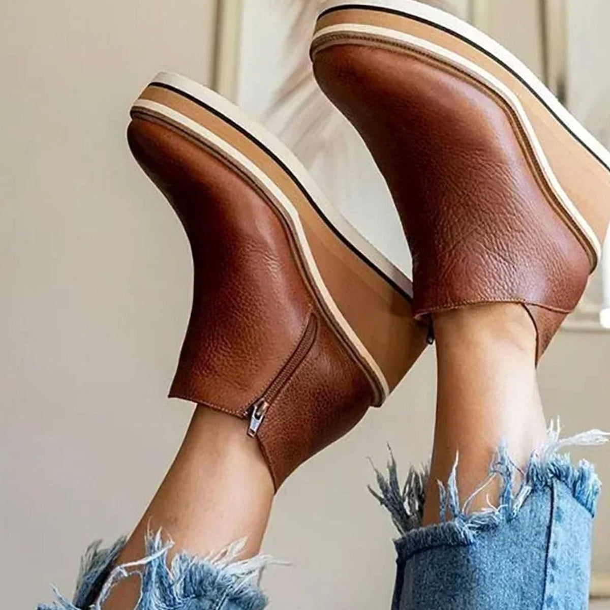 Queenie - Women's Wedge Platform Slip-on Chelsea Boots - photo 2