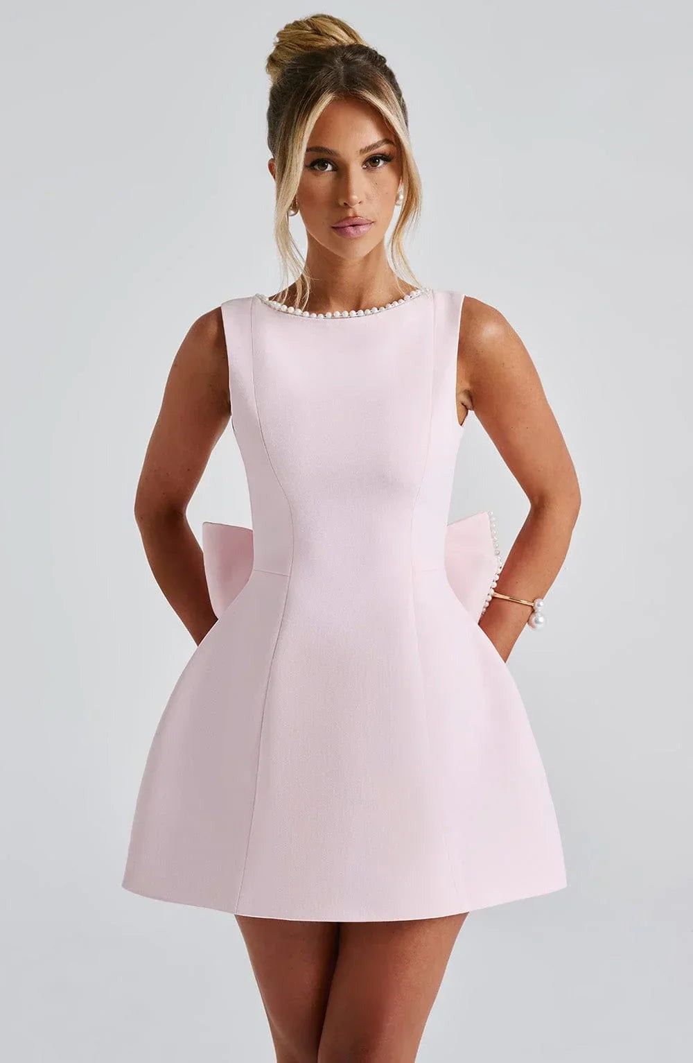 Georgia - Women's short dress with decorative bow at the back - photo 1