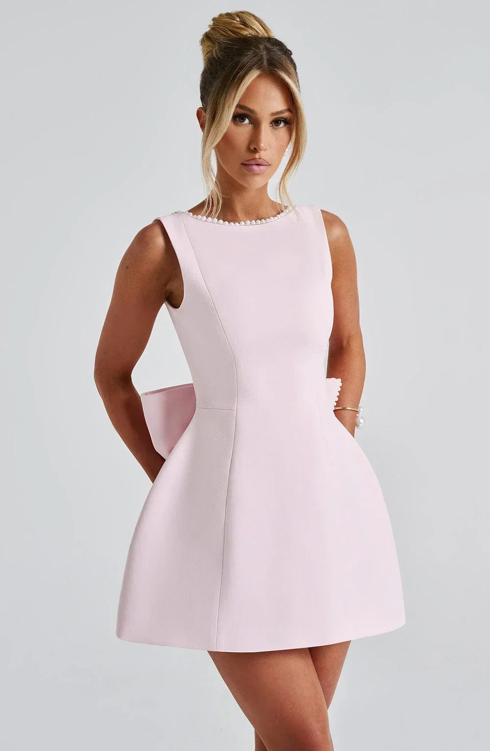 Georgia - Women's short dress with decorative bow at the back - photo 7