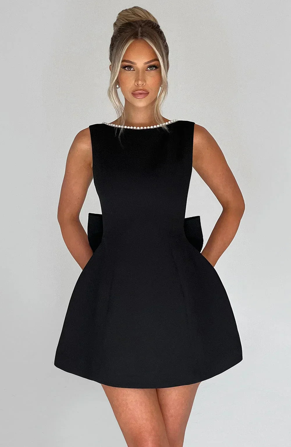 Georgia - Abito corto da donna con fiocco decorativo sul retro