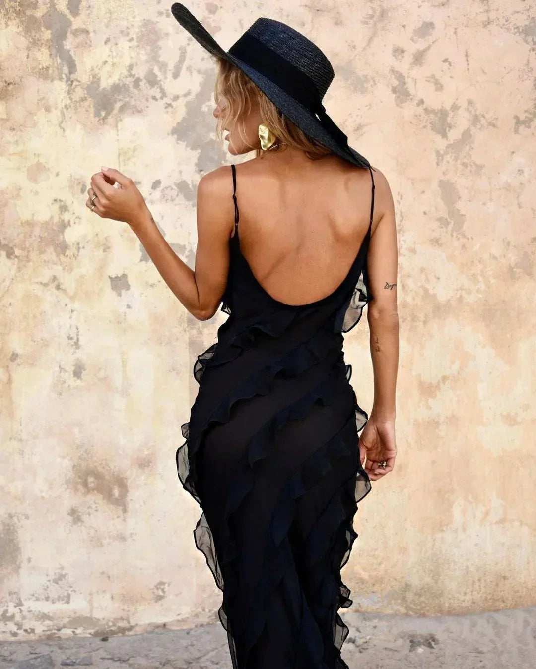 Ophelia - Women's long evening dress with straps and ruffles - photo 18