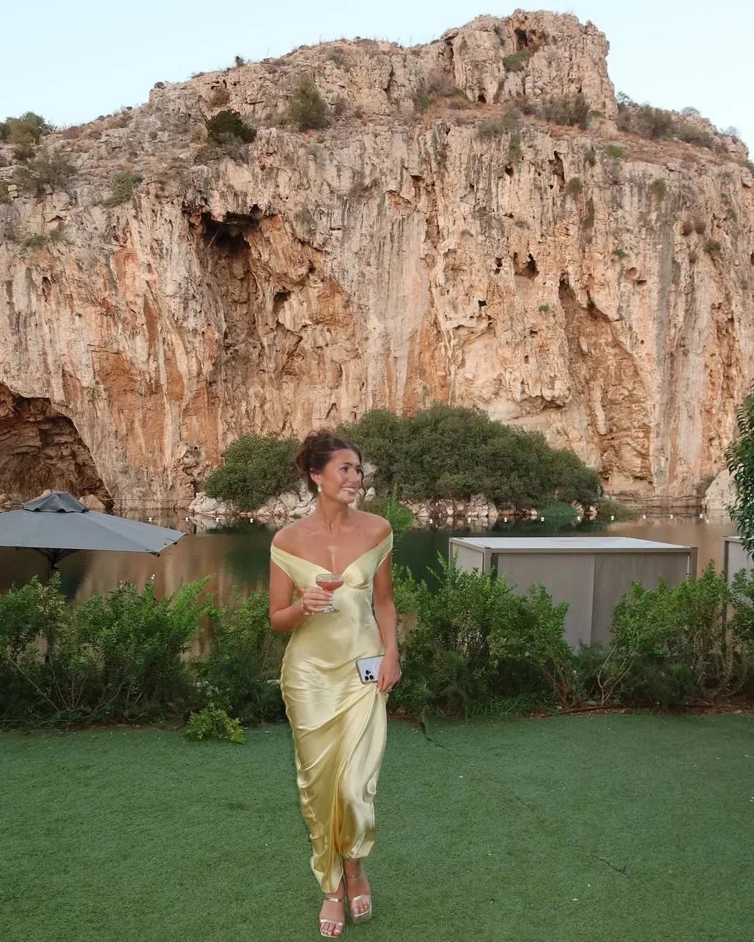 Felicity - Long yellow satin off-the-shoulder evening dress - photo 5