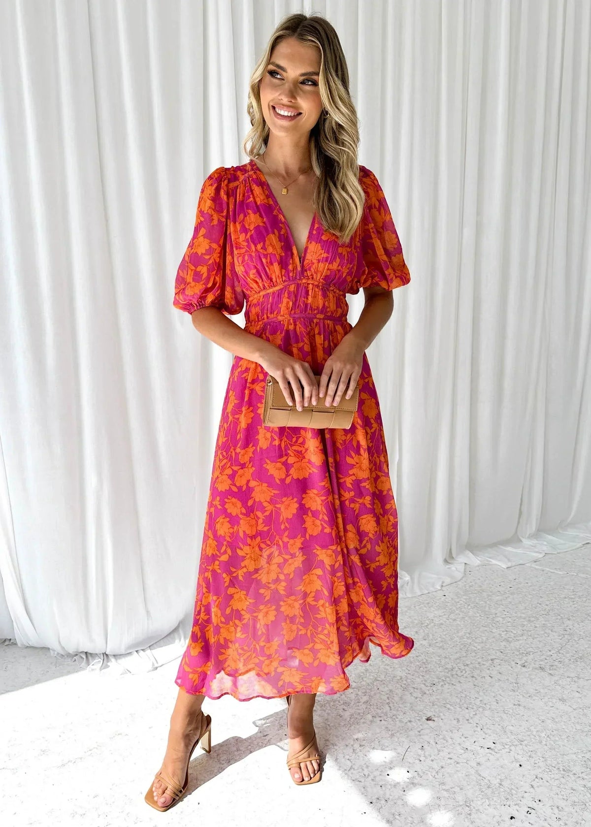 Pamela - Women's long pink floral dress with short sleeves and a V-neck - photo 2