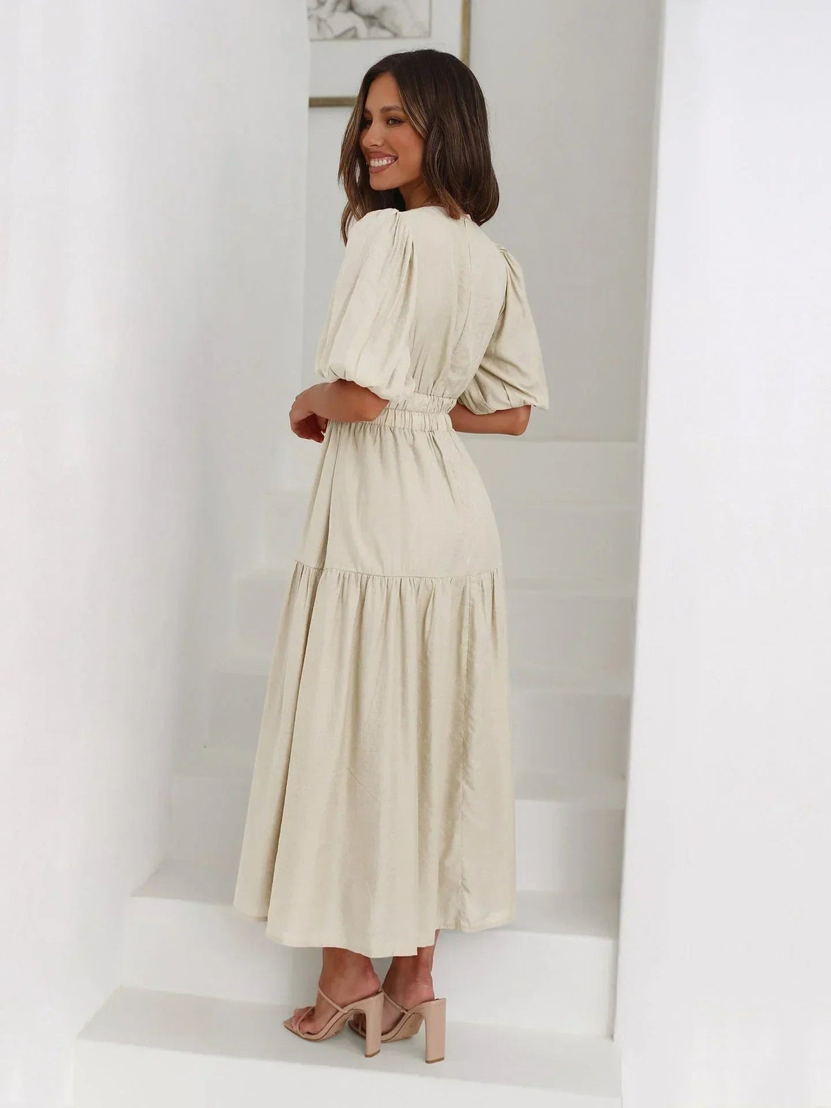 Laila - Women's midi dress with V-neck and short sleeves - photo 7