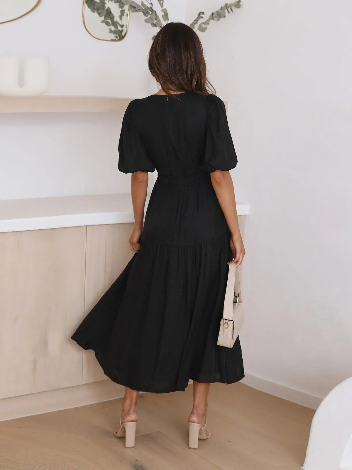 Laila - Women's midi dress with V-neck and short sleeves - photo 10