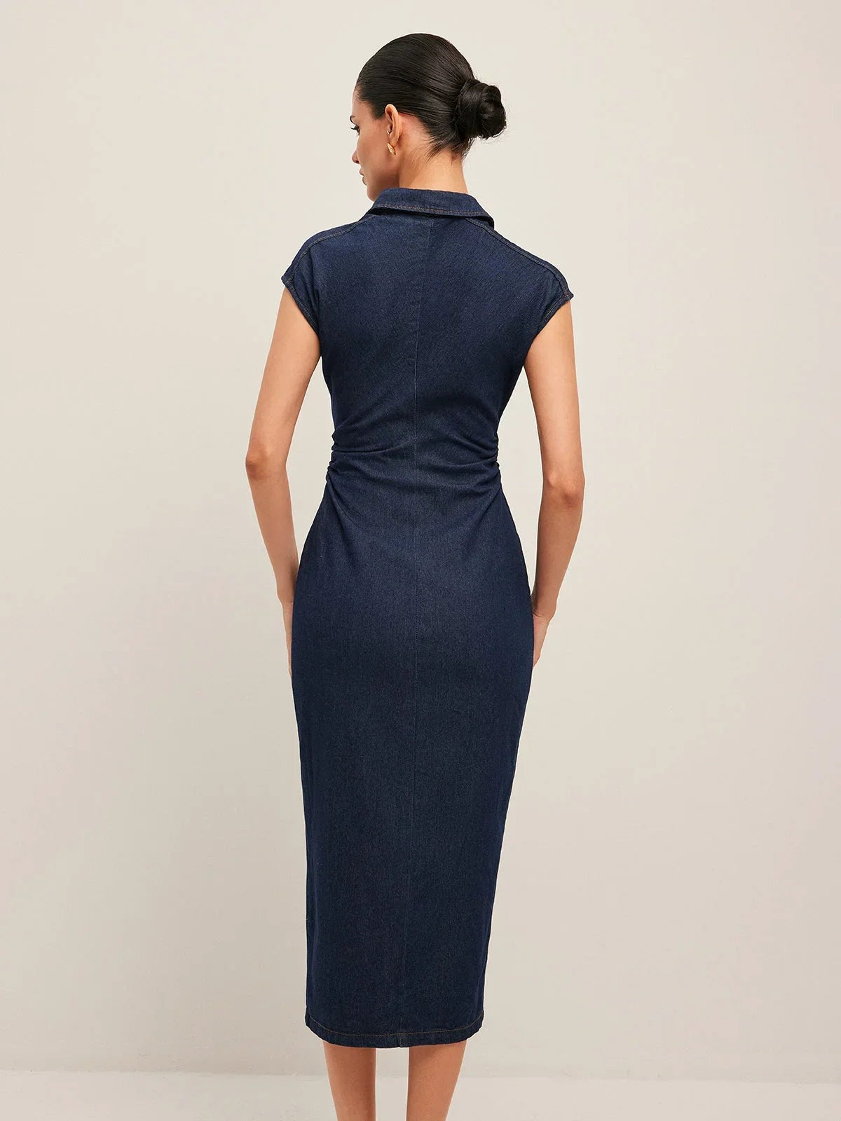 Penelope - Women's Dark blue denim midi dress with button-down V-neck and sleeveless design for the office in summer - photo 6
