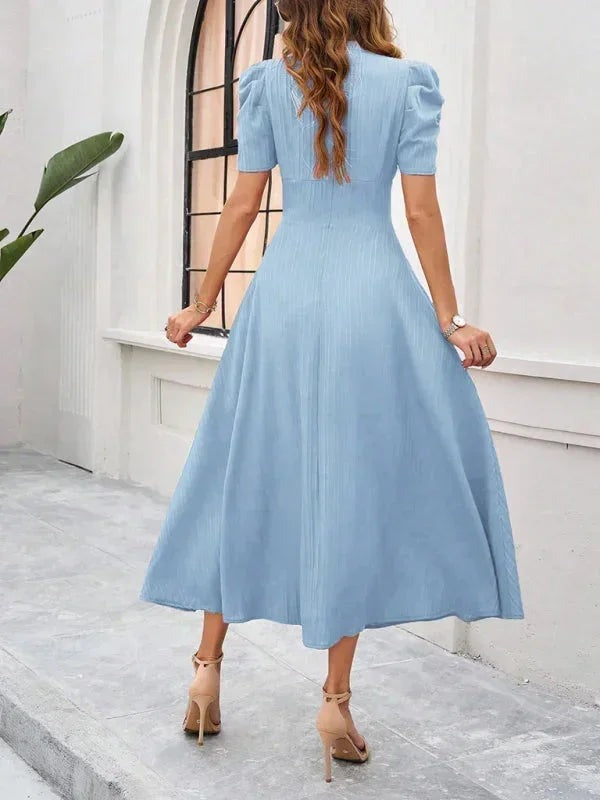 Phoebe - Women's midi dress with V-neck and puff sleeves - photo 28