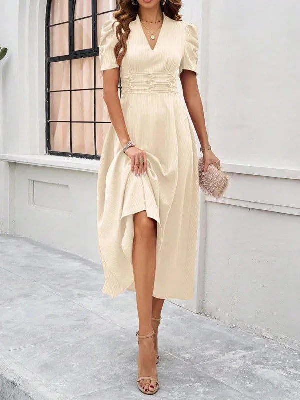 Phoebe - Women's midi dress with V-neck and puff sleeves - photo 16