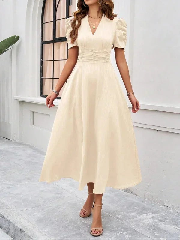 Phoebe - Women's midi dress with V-neck and puff sleeves - photo 17
