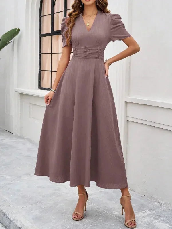 Phoebe - Women's midi dress with V-neck and puff sleeves - photo 4