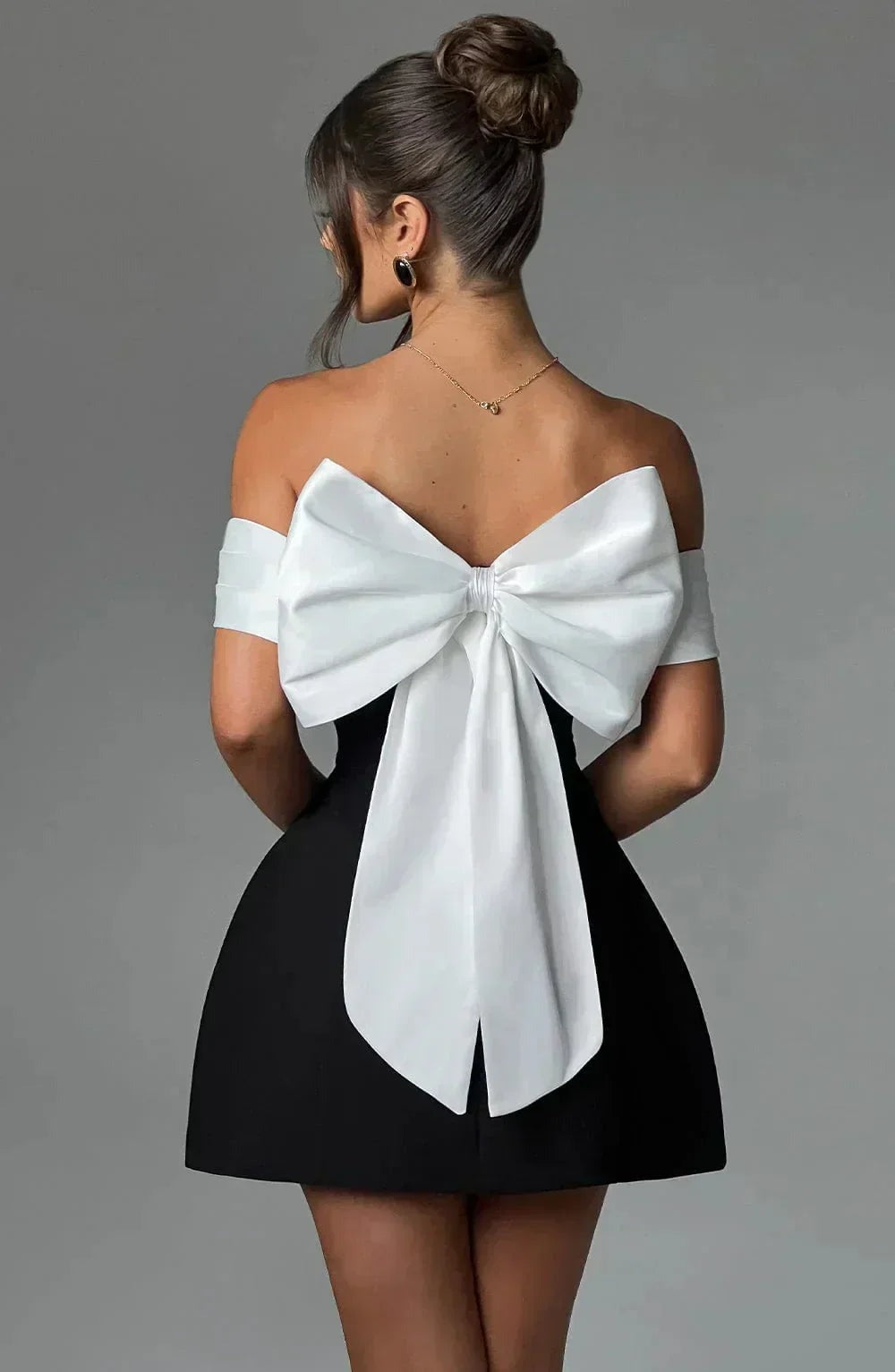 Nadia - Women's short two-tone off-the-shoulder dress with bow - photo 7