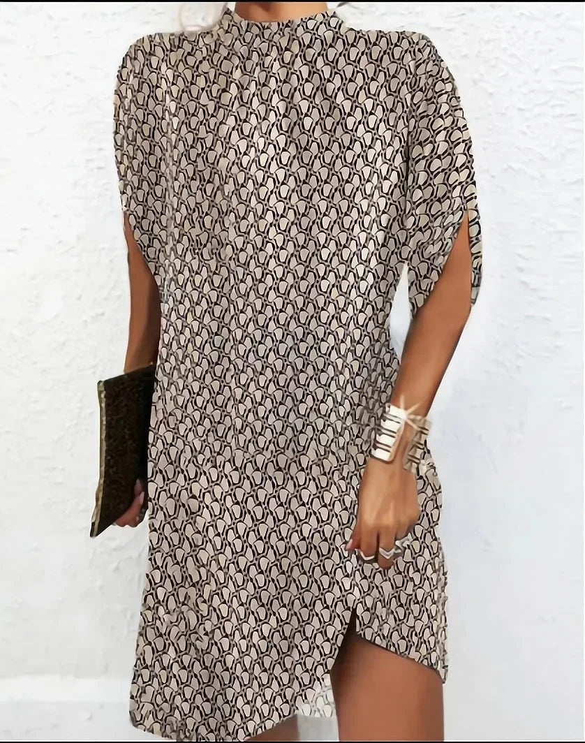 Hazel - Women's short evening dress with batwing sleeves and pleated collar - photo 2