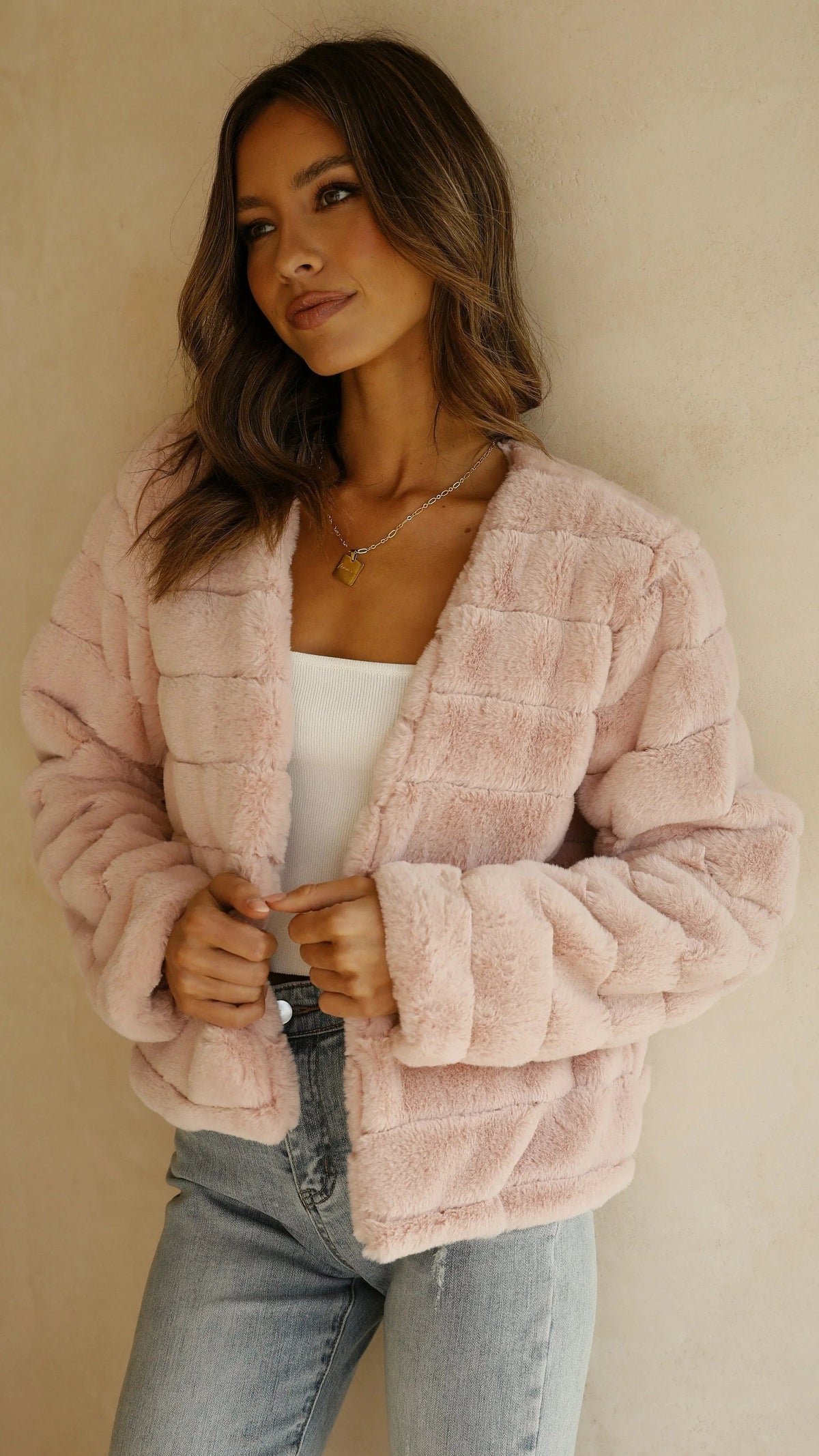 Camila - Women's short faux fur jacket with open collar - photo 30