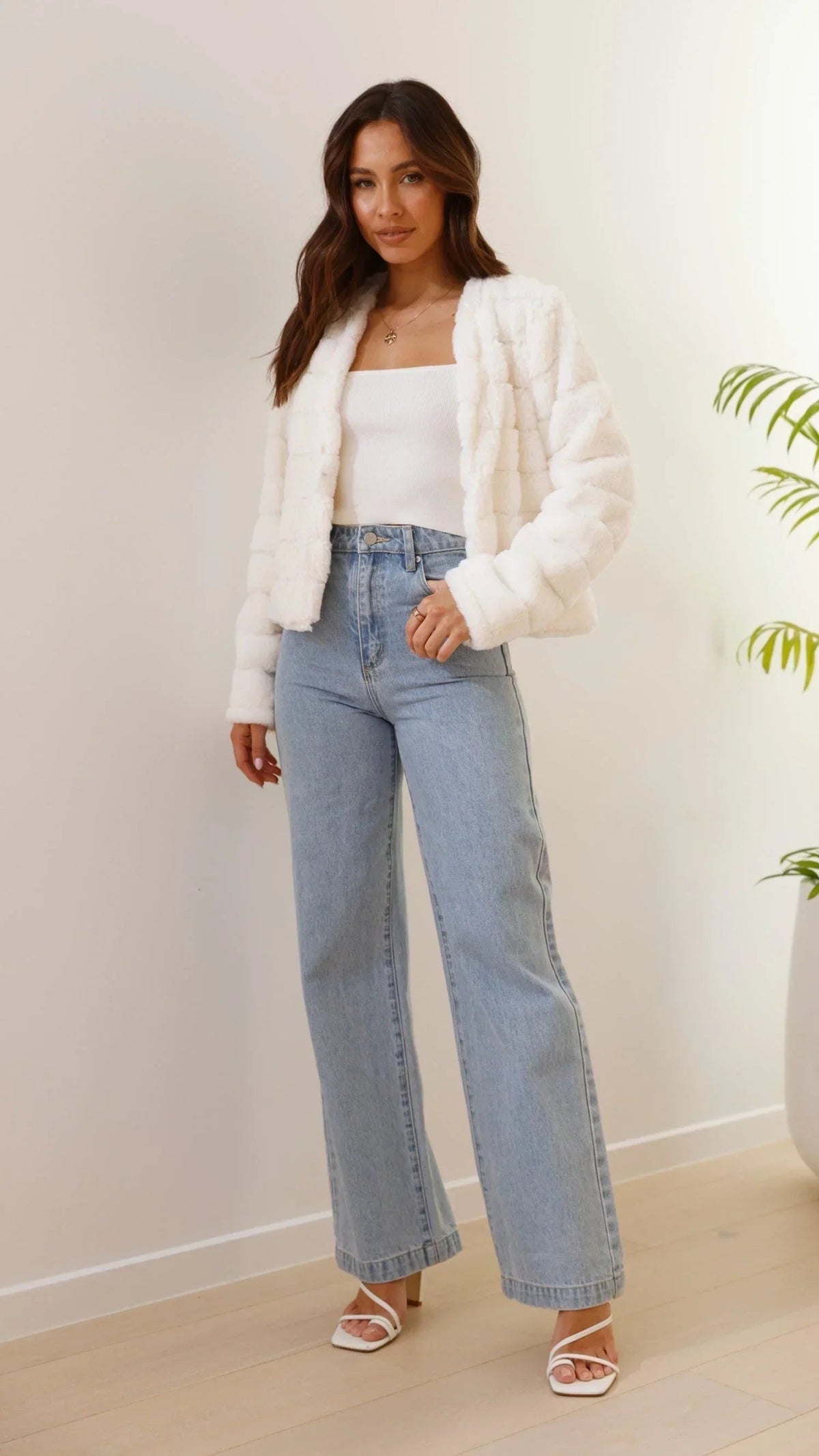 Camila - Women's short faux fur jacket with open collar - photo 9
