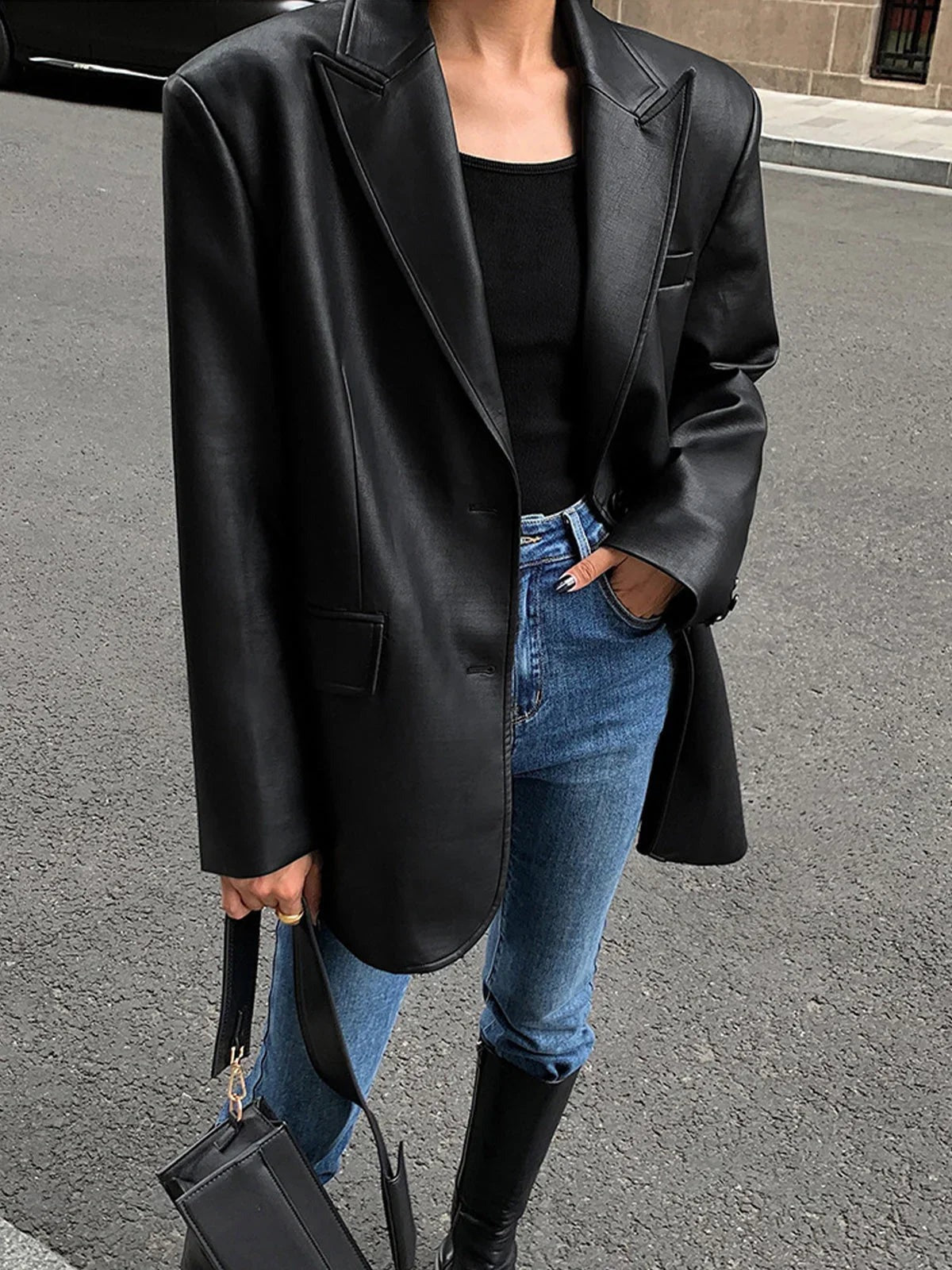 Rebecca - Women's oversized faux leather jacket with collar - photo 4