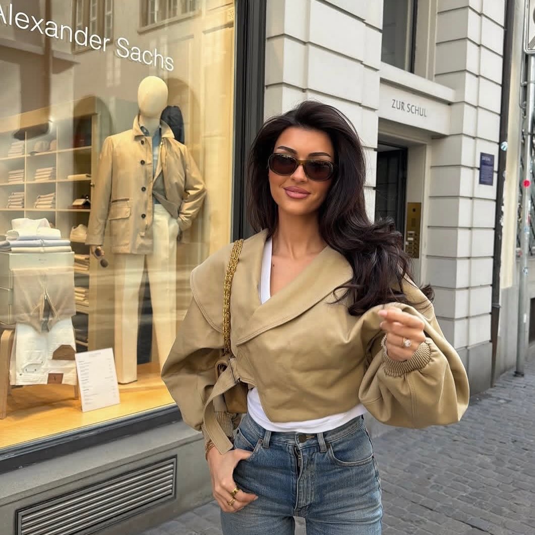 Courtney – dámský kabát na knoflíky s elastickým pasem