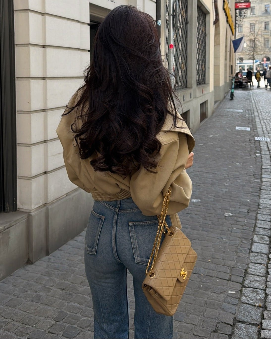 Courtney – dámský kabát na knoflíky s elastickým pasem