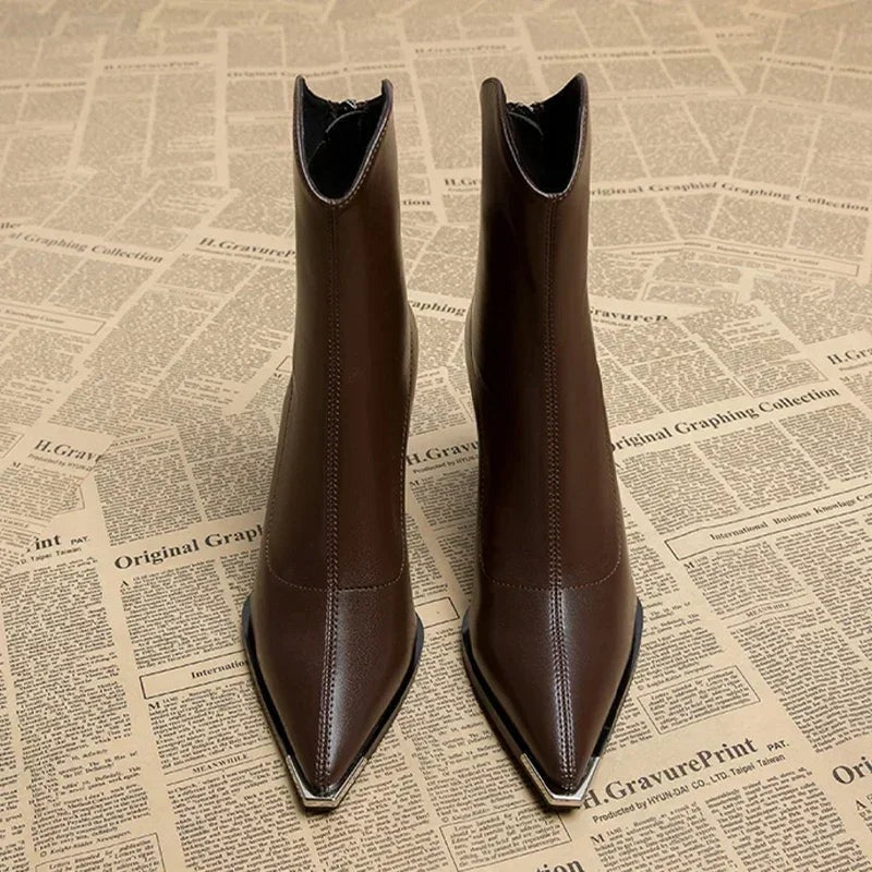 Hayley - Women's Chelsea Boots with Block Heel and Metal Toe